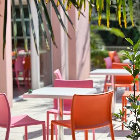 Formules Club 2 Hotel 2*
