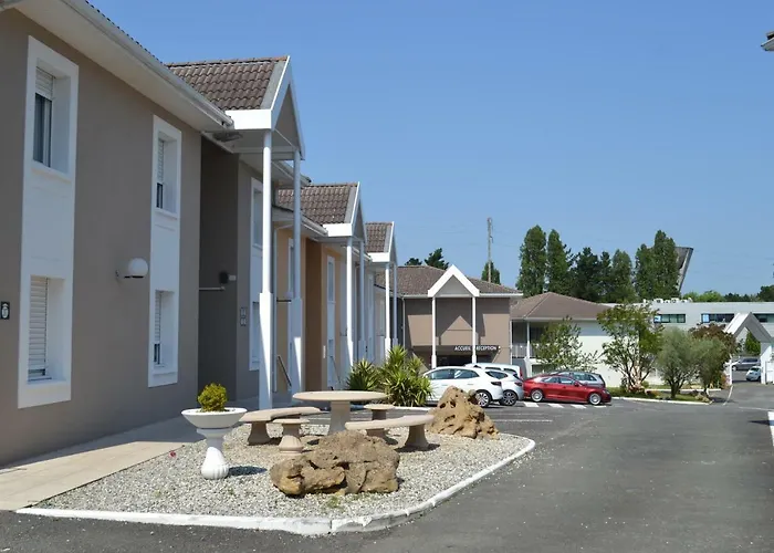 Hotel Formules Club 2